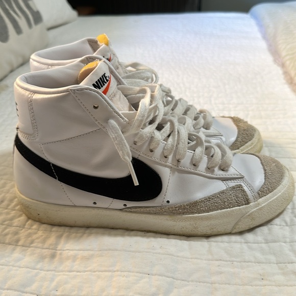 Nike Blazer Mid 77 - Size 9 - Picture 2 of 8